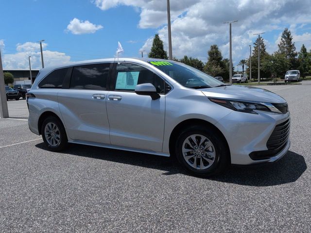 Celestial Silver Metallic 2025 Toyota Sienna LE 8-Passenger FWD Minivan Front-Wheel Drive Continuously Variable Transmission