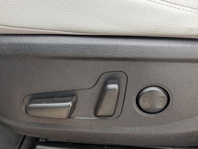 Used 2020 White Hyundai SEL image 14