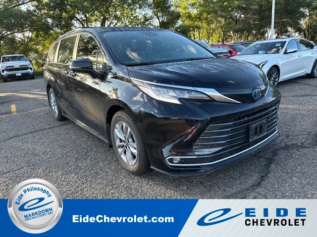  2025 Toyota Sienna Limited 7-Passenger AWD   