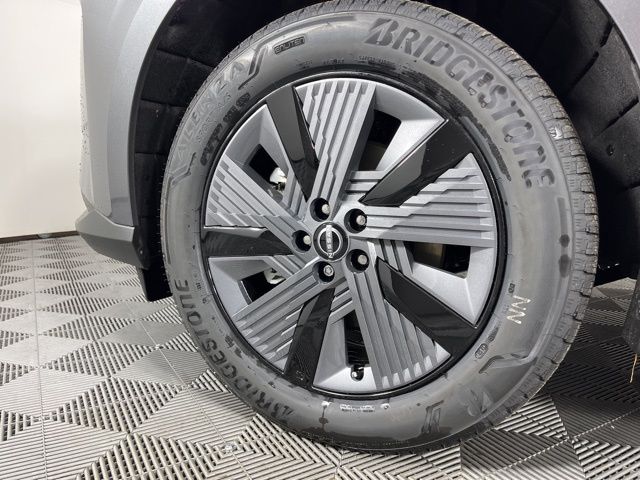 2025 Gun Metallic Nissan Murano SL AWD SUV