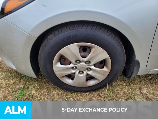 2017 Kia Forte LX photo 3