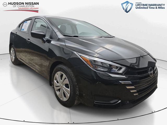 Super Black Metallic 2025 Nissan Versa Sedan Front-Wheel Drive Continuously Variable Transmission