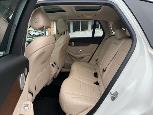 2021 Mercedes-Benz GLC