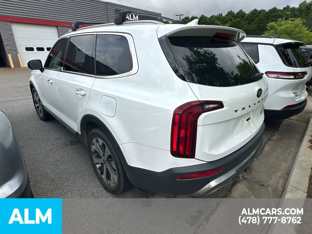 Used 2020 White Kia S image 10