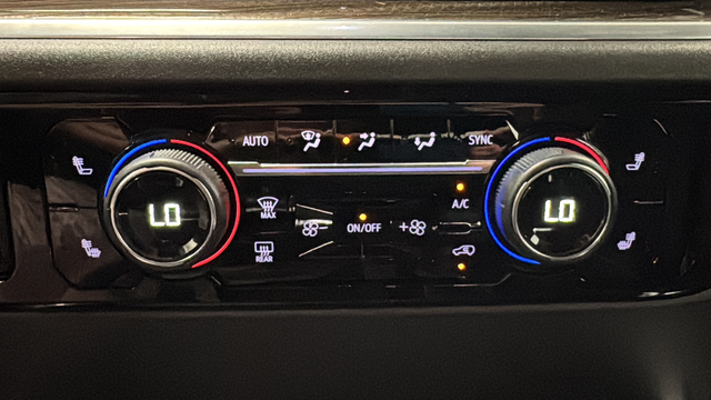 Used 2024 Summit White Chevrolet RST image 18