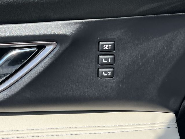 Used 2022 White Subaru Limited image 38
