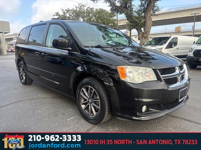 Used Car 2017 Dodge Grand Caravan  Sxt For Sale Under $10,000 In San Antonio, Texas