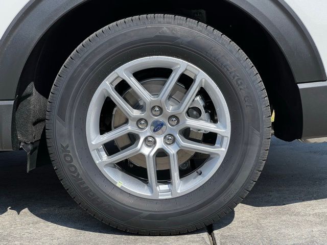 2025 Ford Explorer Active photo
