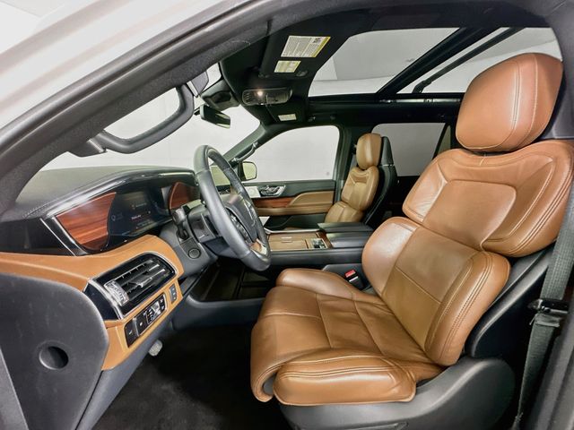 Thumbnail: 2023 Lincoln Navigator - 20