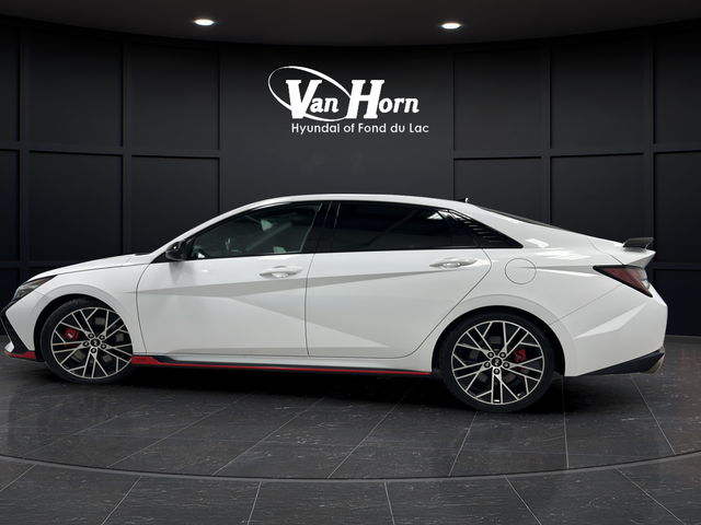Used 2022 Ceramic White Hyundai Base image 4