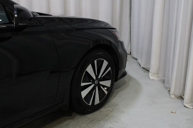 Used 2019 Black Nissan 2.5 SL image 26
