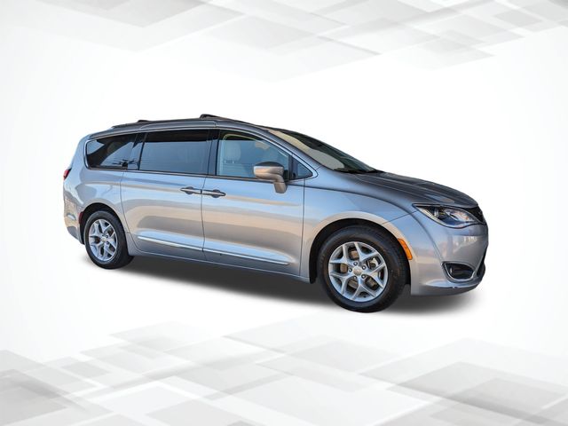 2019 Chrysler Pacifica Touring L Plus photo