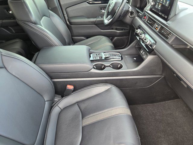 used 2025 Honda Pilot car, priced at $42,725