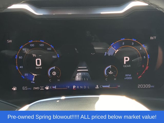 Used 2025 Summit White Chevrolet Trail Boss image 28