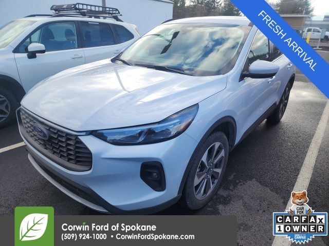 2025 Ford Escape Platinum AWD