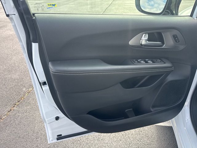 New 2026 White Chrysler Select image 13