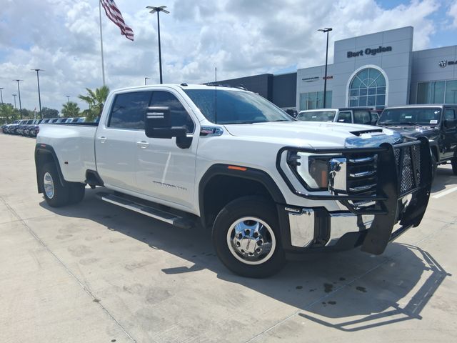 Summit White 2025 GMC Sierra 3500HD SLE Crew Cab 4WD Pickup Truck Four-Wheel Drive Automatic
