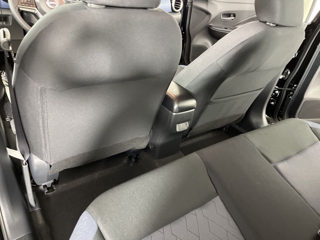 2025 Super Black Metallic Nissan Versa 1.6 SV FWD Sedan