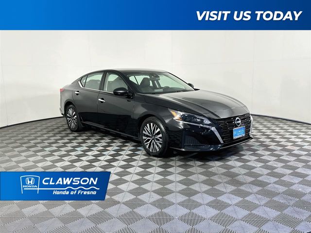 Super Black Clearcoat 2025 Nissan Altima Sedan Front-Wheel Drive Continuously Variable Transmission