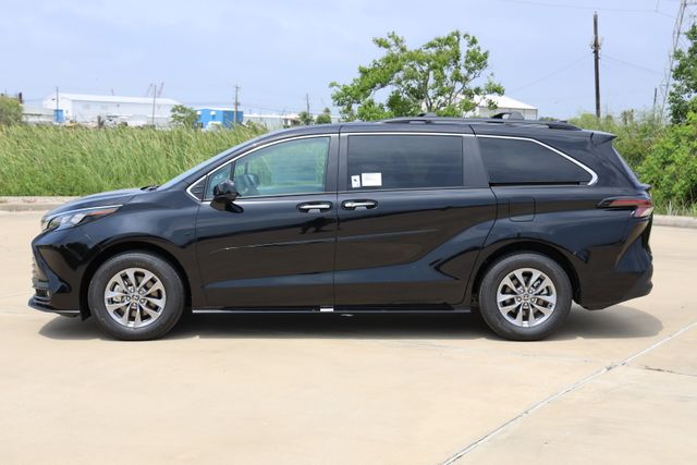 2026 Toyota Sienna XLE - 4