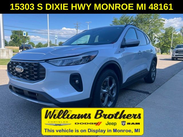 2025 Ford Escape Hybrid