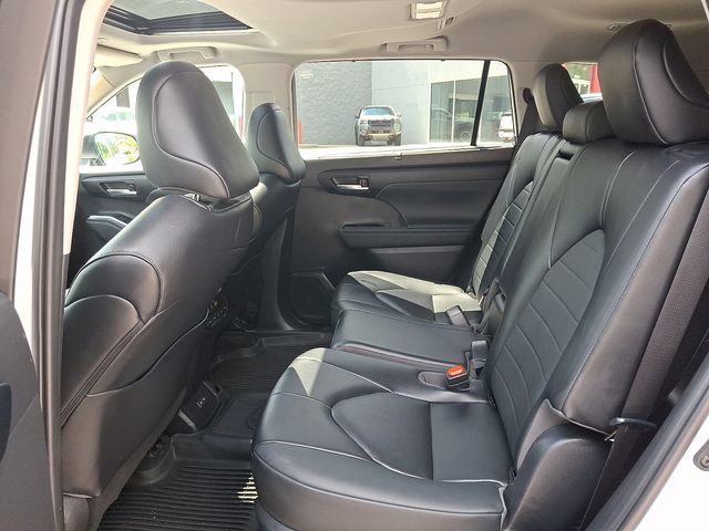 Used 2023 Toyota Highlander SUV