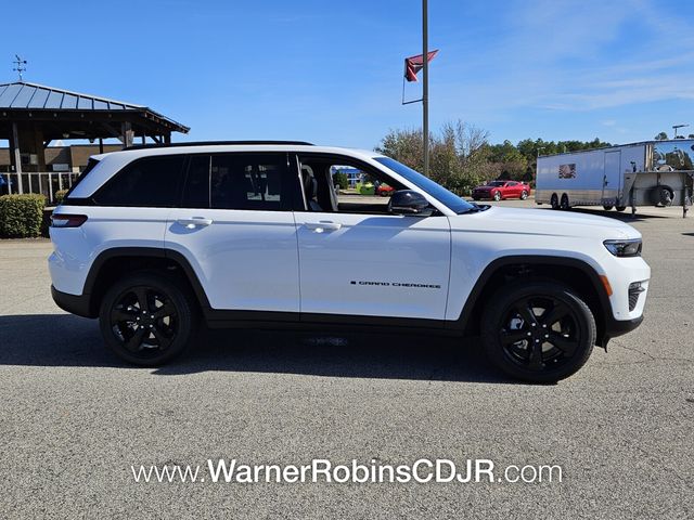 New 2025 White Jeep Limited image 15