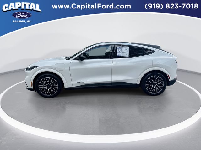 Certified Used 2025 Star White Ford Premium image 5