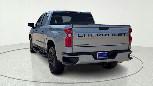 View vehicle photo 6