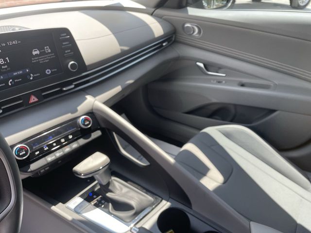 Used 2025 Hyundai Elantra Sedan