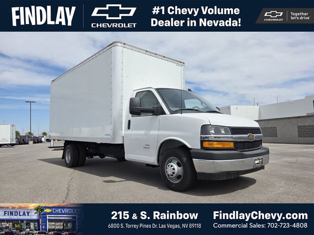 Summit White 2025 Chevrolet Express Chassis 4500 Cutaway 177 Van Rear-Wheel Drive 8-Speed Automatic