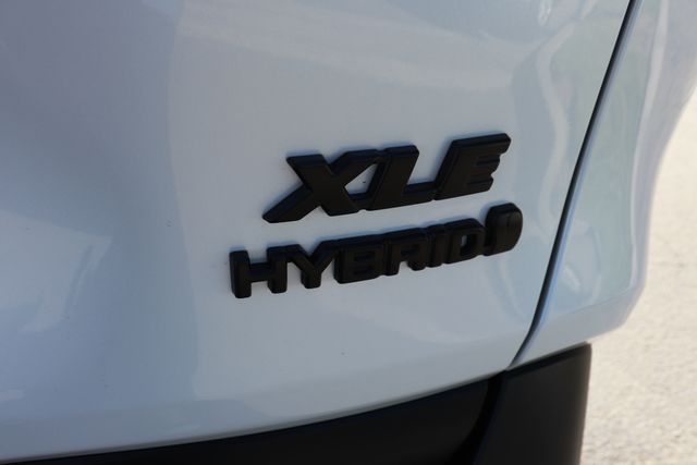 2024 Toyota RAV4 Hybrid XLE Premium 7