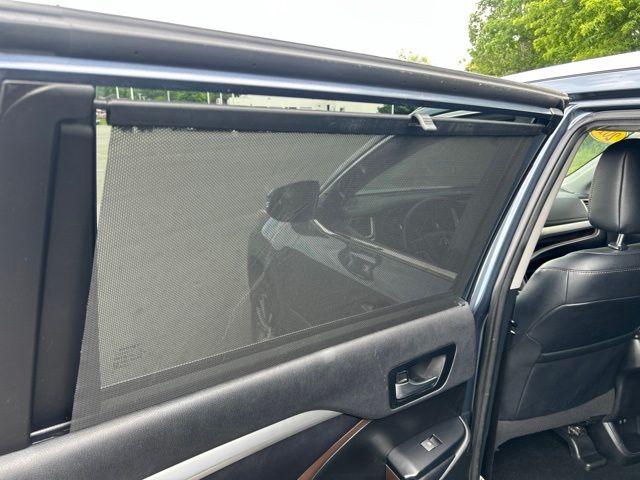 used 2019 Toyota Highlander car, priced at $24,059