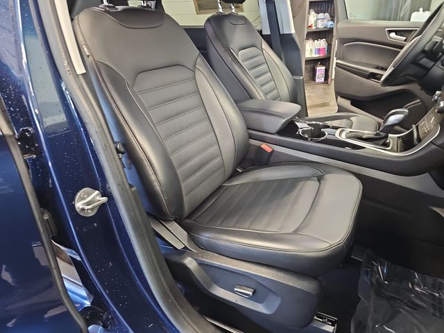 Used 2017 Blue Ford SEL image 10