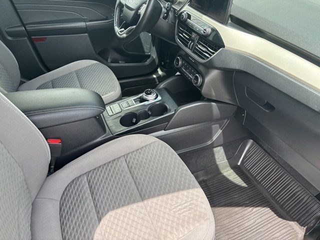 2021 Ford Escape SE photo
