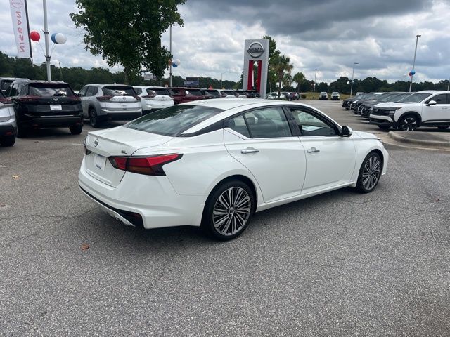 New 2025 White Nissan 2.5 SL image 5