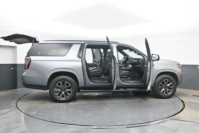 Used 2023 Gray Chevrolet Z71 image 56