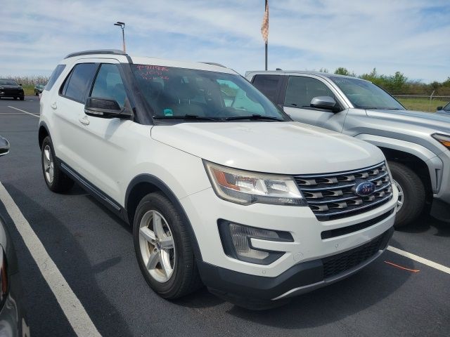 Oxford White 2017 Ford Explorer XLT AWD SUV / Crossover All-Wheel Drive 6-Speed Automatic