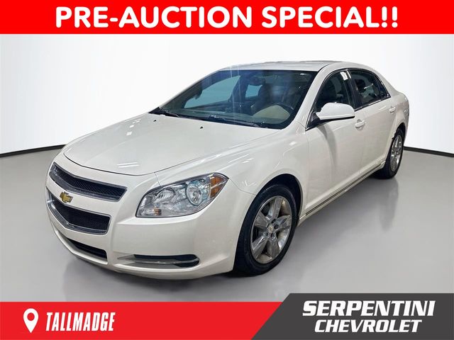 White Diamond Tricoat 2010 Chevrolet Malibu Sedan Front-Wheel Drive 6-Speed Automatic Overdrive