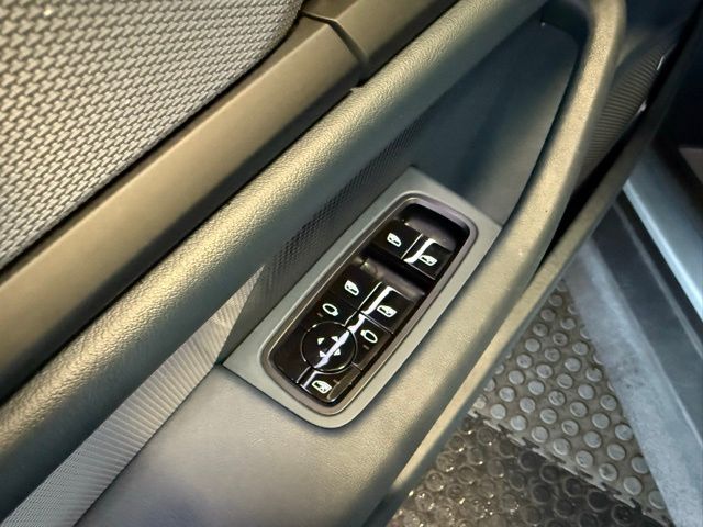 2021 Porsche Taycan 4S photo