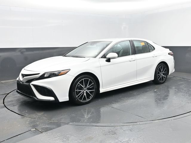 2024 Toyota Camry SE FWD