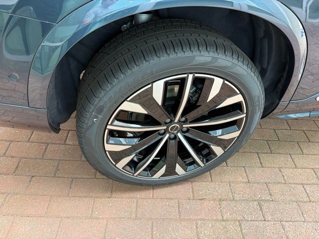 New 2026 Blue Volvo T8 Ultra image 8