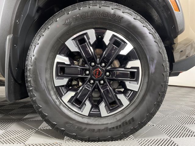 2022 Nissan Frontier PRO-4X 14