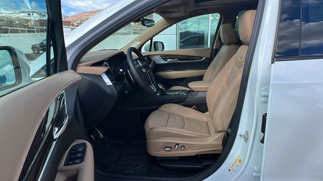 2024 Cadillac XT6 Sport 38