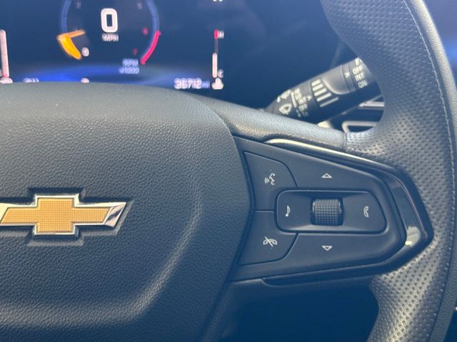 Used 2025 Chevrolet Trax SUV