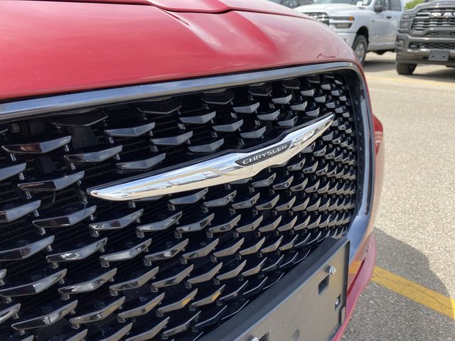 2017 Chrysler 300 S photo