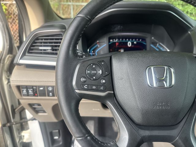 Used 2022 White Honda EX-L image 19