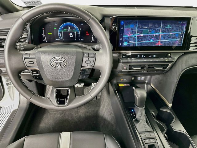 2025 Toyota Camry SE - Photo 10