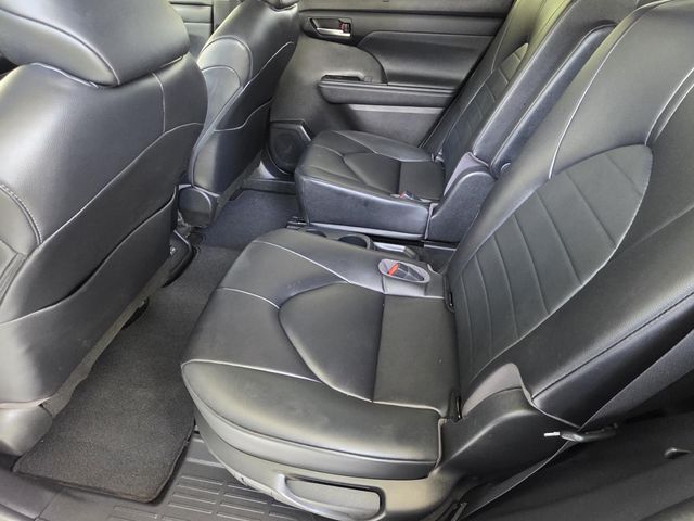 Used 2023 Toyota Highlander SUV