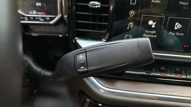 Used 2024 Blue GMC SLT image 29